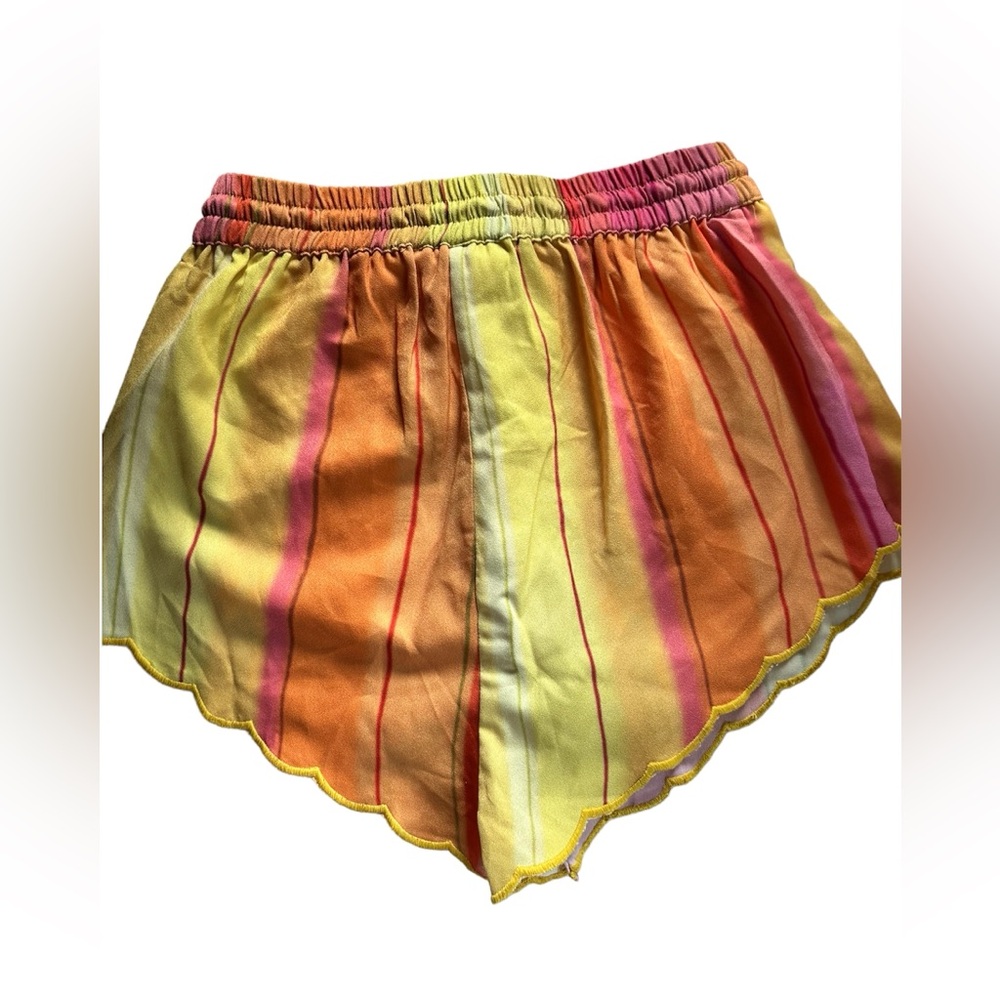 NWT Rococo Sand X Revolve Ombré Tropical
Scalloped Hem Mini Resort Shorts- XS - Picture 7 of 8